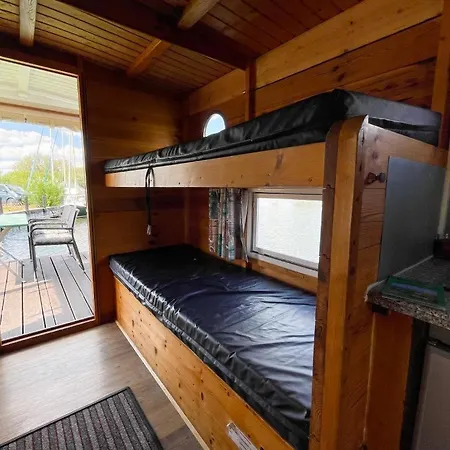 보트호텔 Hausflossvermietung Auf Der Peene Am Kummerower In Mecklenburg Vorpommern 15 Ps *