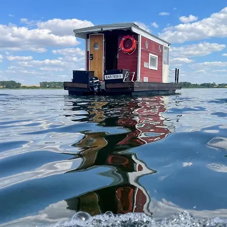 보트호텔 Hausflossvermietung Auf Der Peene Am Kummerower In Mecklenburg Vorpommern 15 Ps